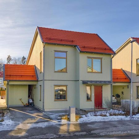 Stor Villa I Upplands Vaesby Exterior photo